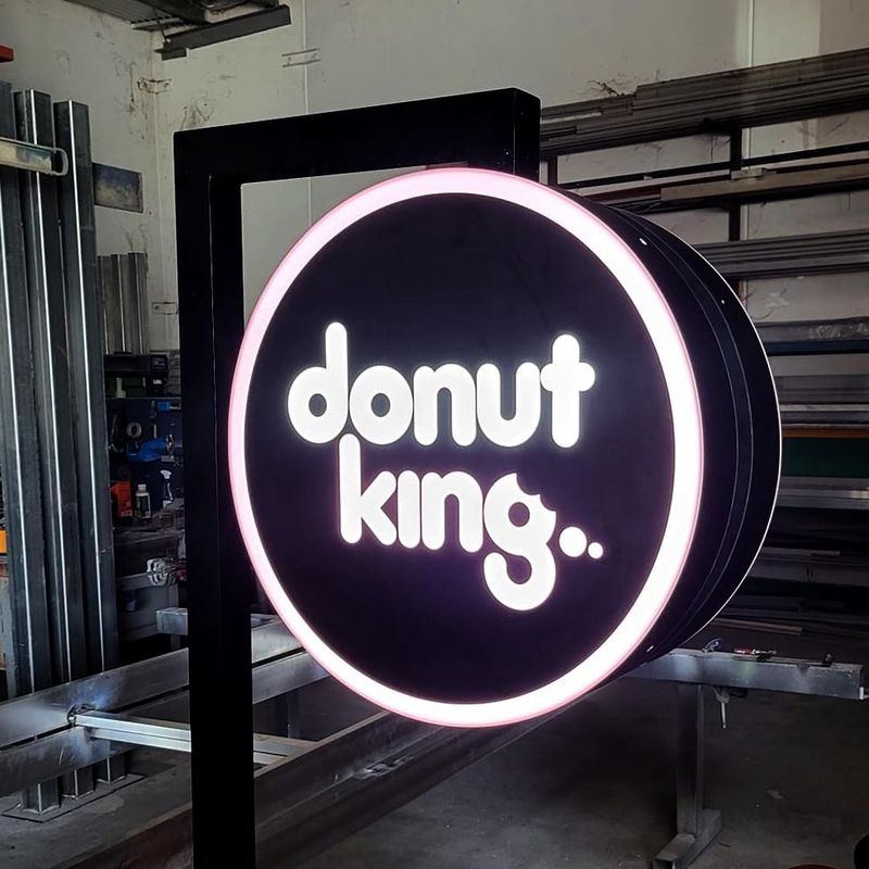 Donut King signage